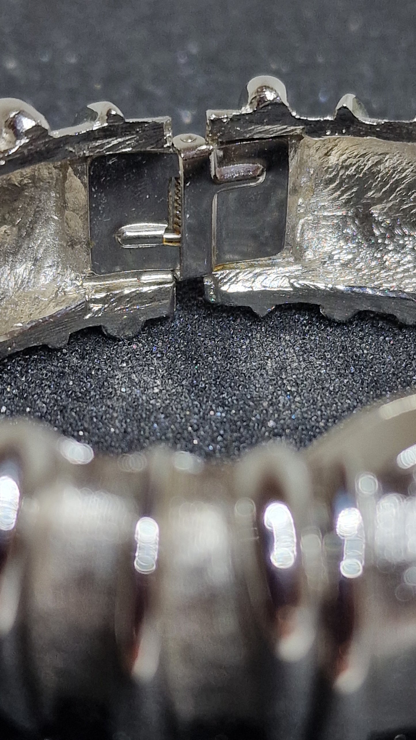 💎 Unworn Vintage Women’s Clasp Watch "F.H.B." – Swiss Made, Hand-Wound, Late 1970s