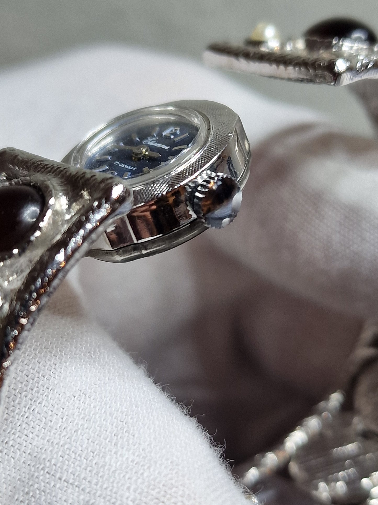 💎 Unworn Vintage Ladies' Clasp Watch "ETIENNE" – Swiss Made, Hand-Wound, 1970s, Old Stock