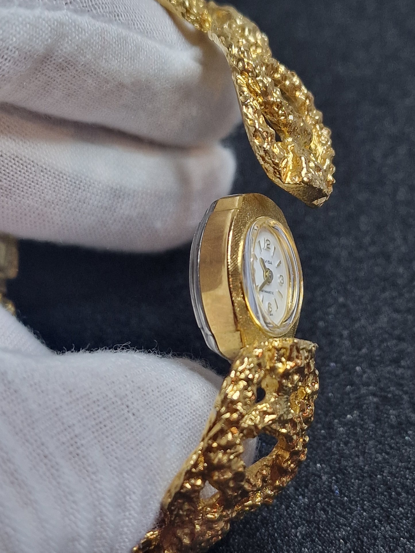 💎 Unworn Vintage Ladies' Clasp Watch "RAVISA" – Swiss Made, Hand-Wound, 1970s, Old Stock