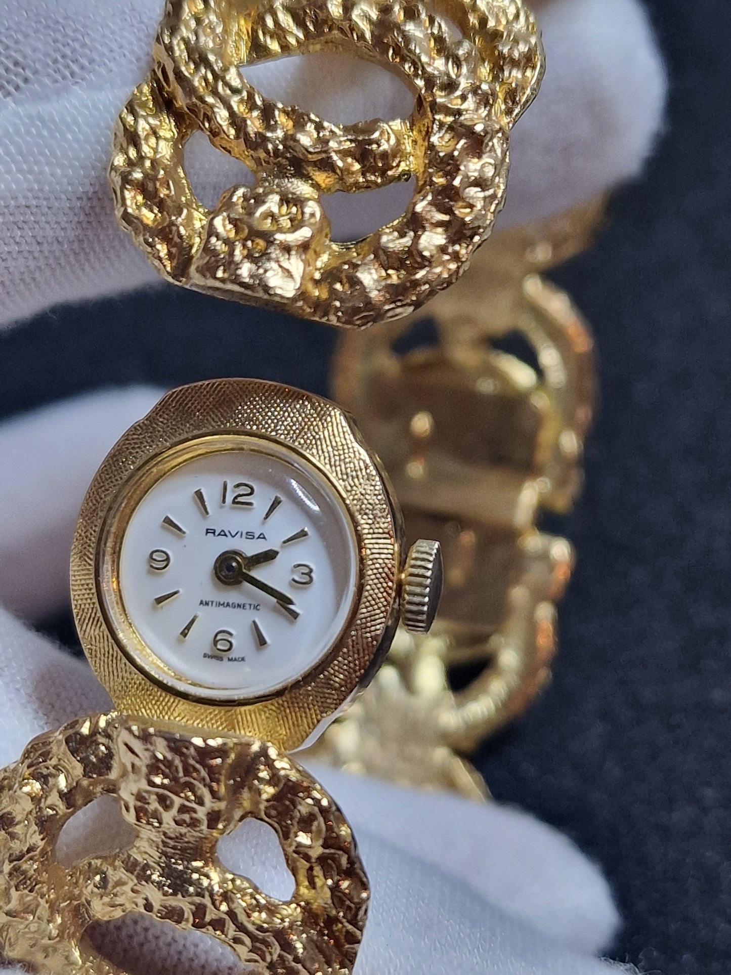 💎 Unworn Vintage Ladies' Clasp Watch "RAVISA" – Swiss Made, Hand-Wound, 1970s, Old Stock