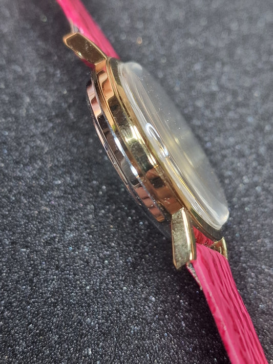Old Vintage Watch OSAKA De Luxe from the 60s-70s, with Hand-Wound Movement