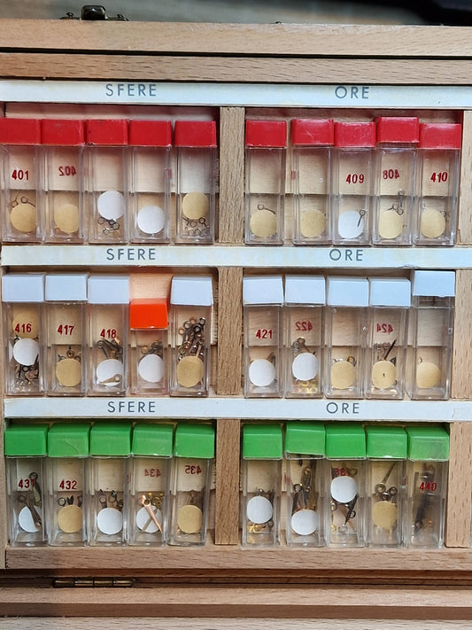 🕰️ Watchmaker’s Lot – Box with 500+ Watch Hands / Sfera Ore