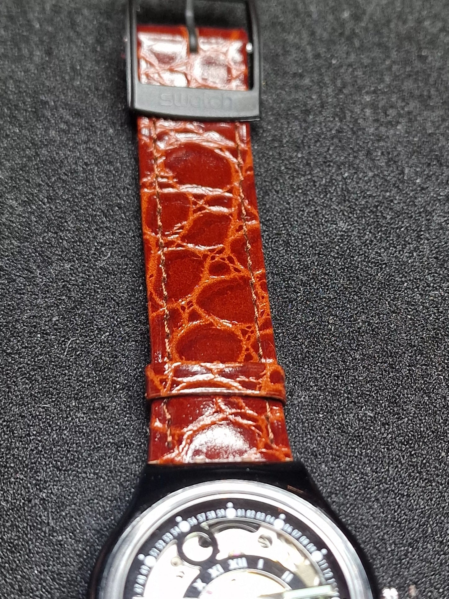 Swatch Automatic SAB102 "Black Circles" (1993) – Vintage Skeleton