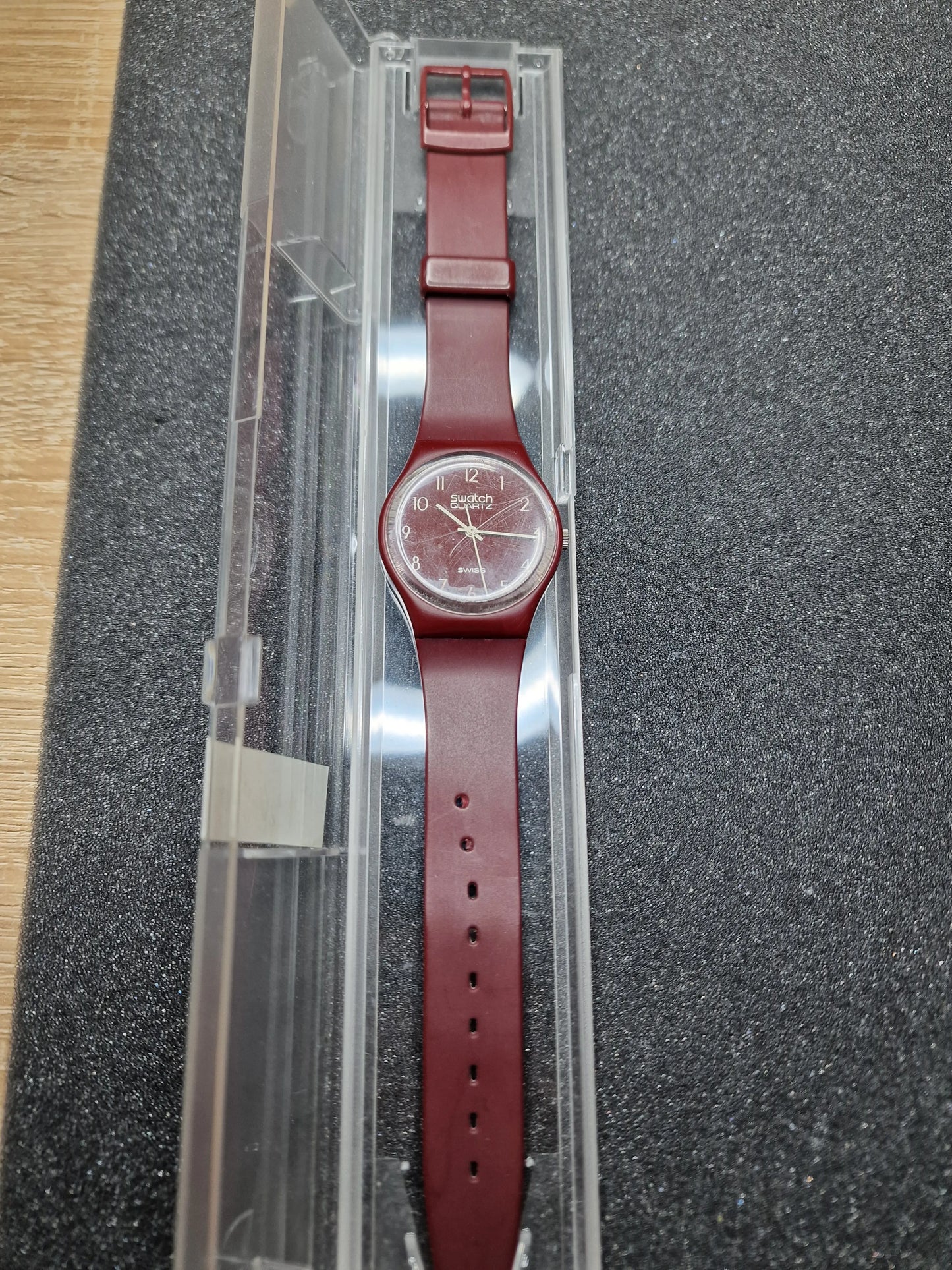 Rare 1983 Swatch GR103 – Burgundy Classic – 34mm