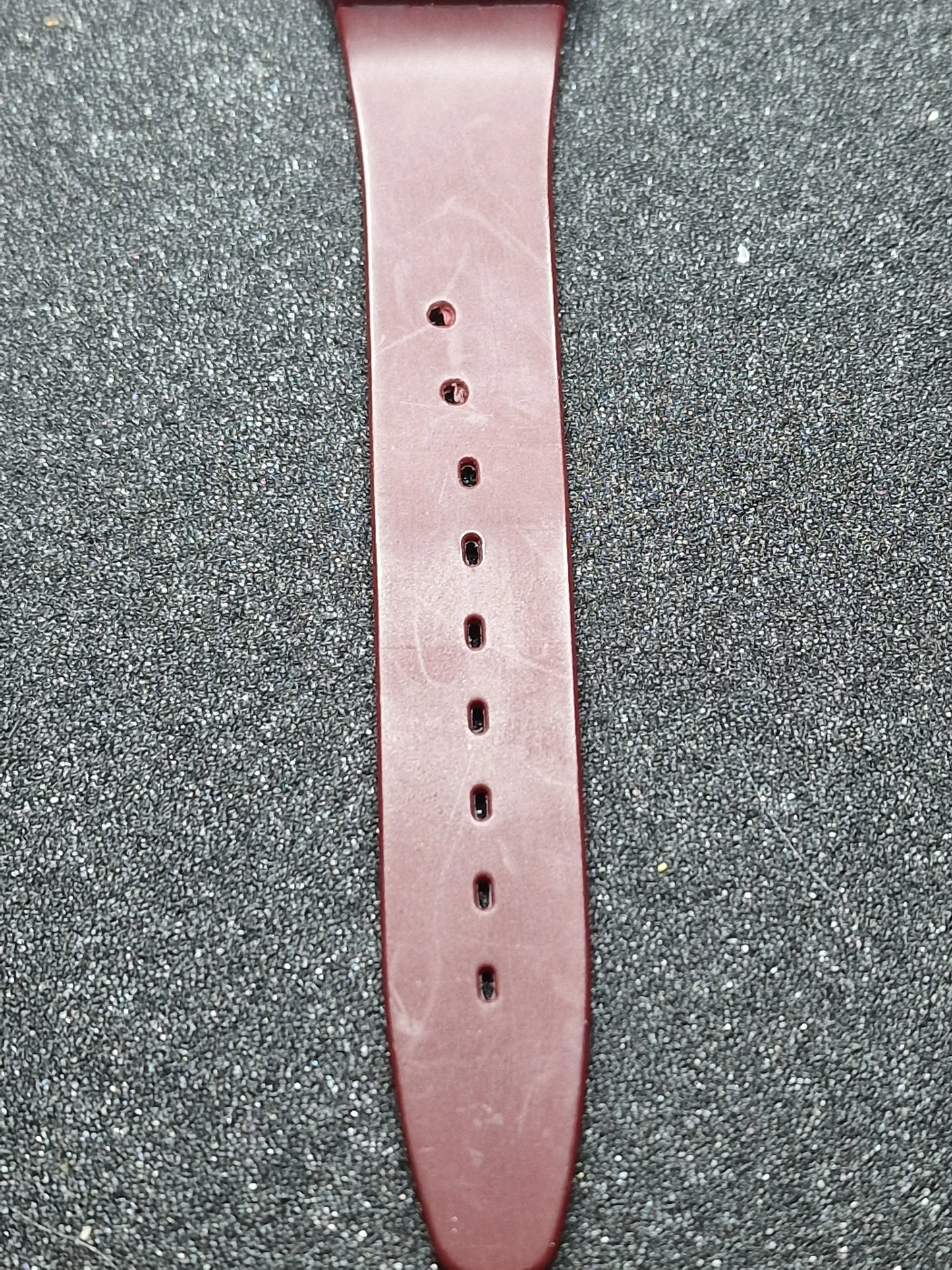 Rare 1983 Swatch GR103 – Burgundy Classic – 34mm