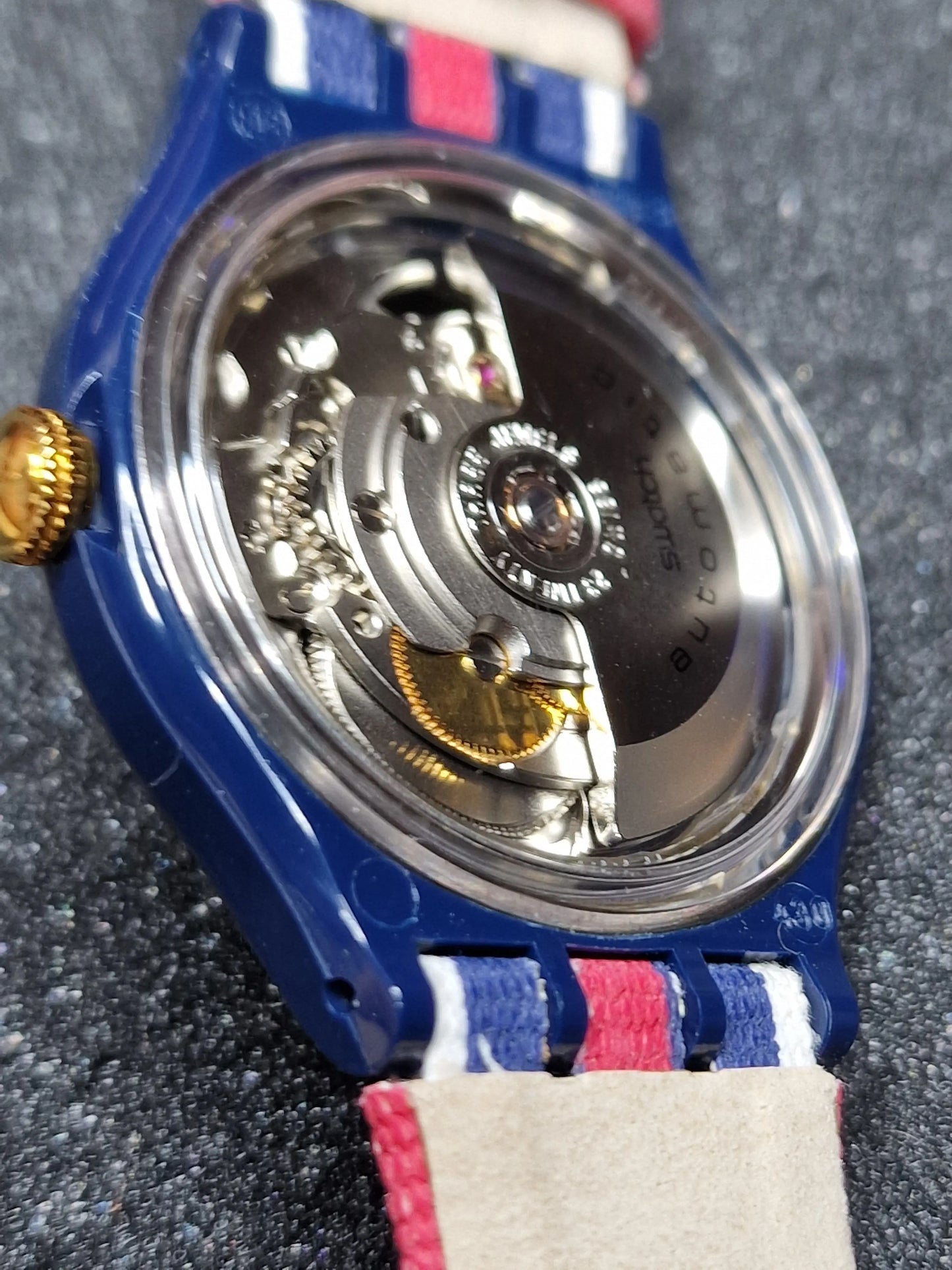 Swatch Automatic SAN105 "Time & Stripes" – 1994 🇺🇸⏱️