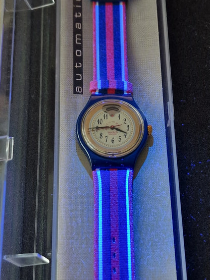 Swatch Automatic SAN105 "Time & Stripes" – 1994 🇺🇸⏱️